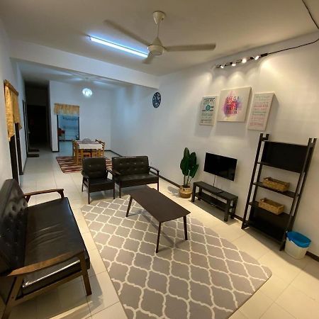 Medina Homestay Chukai Kemaman Экстерьер фото